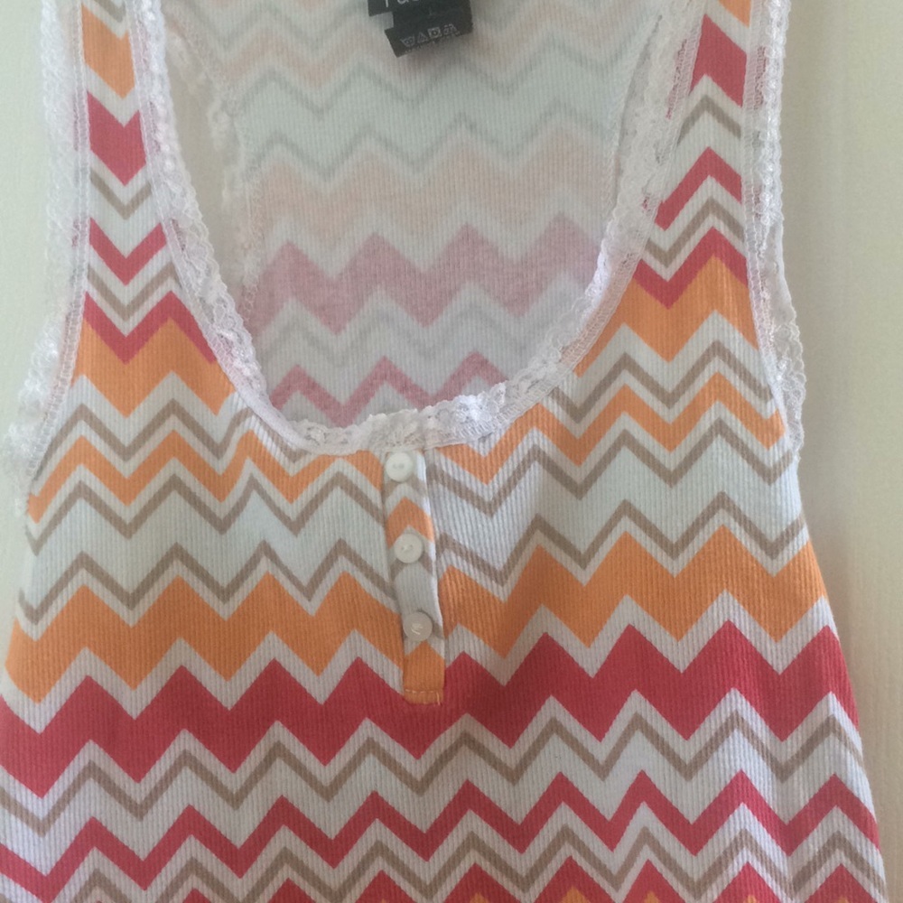 FINAL MARKDOWN Rue 21 junior tank large - Picture 2 of 4